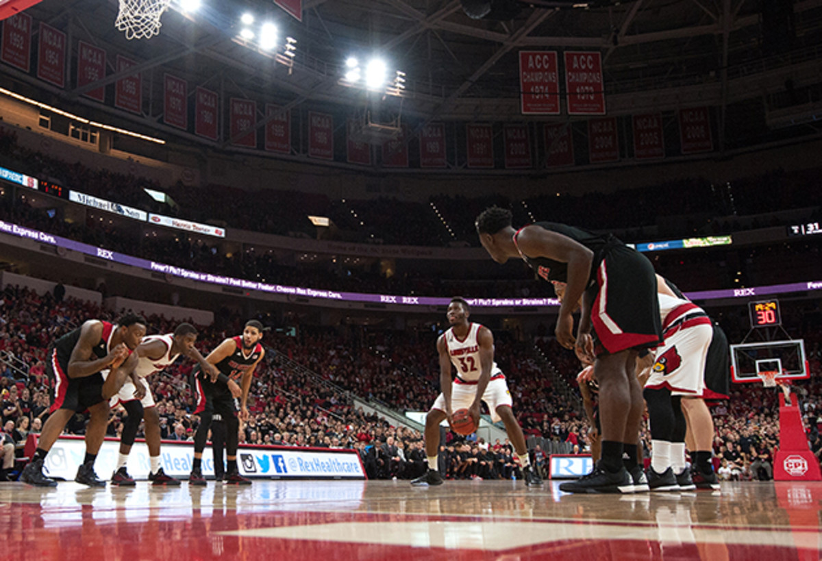chinanu_onuaku_free_throw_.jpg